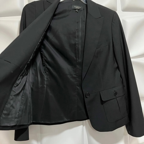 Talbots Sz 8 Black Wool Blazer Jacket Peplum Pocket - Picture 4 of 5